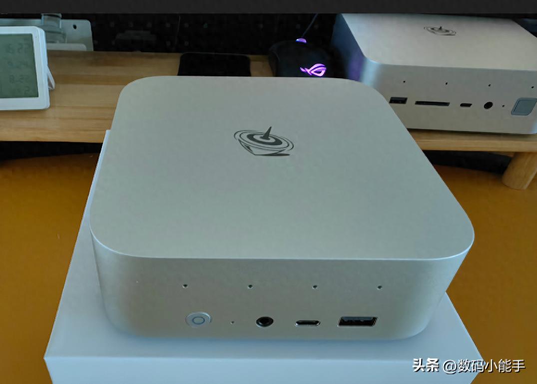 到底是零刻贵还是AMD飘？5295起售，零刻 SER9 AI PC迷你主机首测