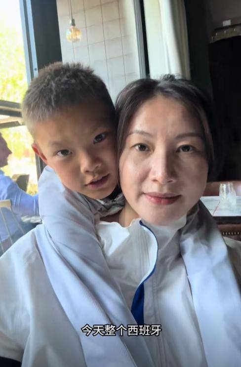 原创            林丹国内赚钱，儿子国外求学，妻子美酒美食，豪宅生活惬意