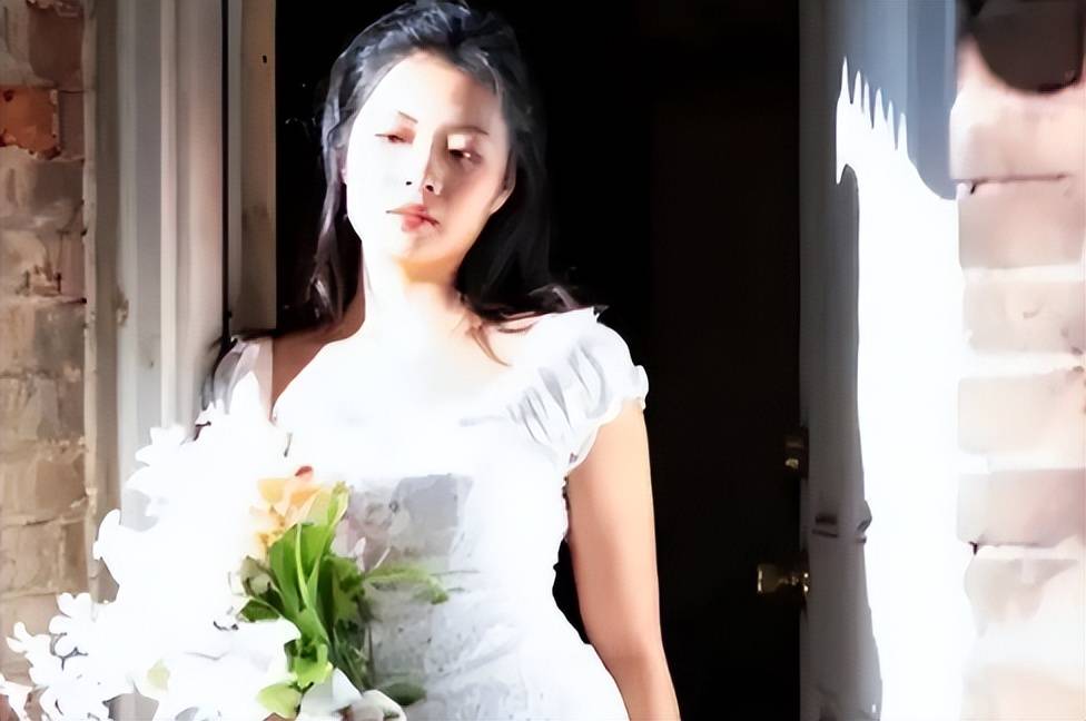 原创            国内赚钱国外花，“辱华妖女”许可馨扭曲的婚恋观，令人作呕