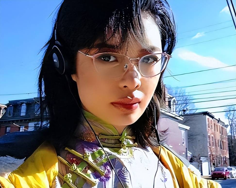 原创            国内赚钱国外花，“辱华妖女”许可馨扭曲的婚恋观，令人作呕