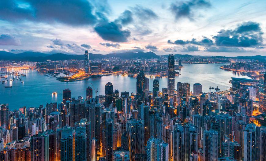 原创            香港明明是中国的领土，为什么用的是港币？不能强制用人民币吗？
