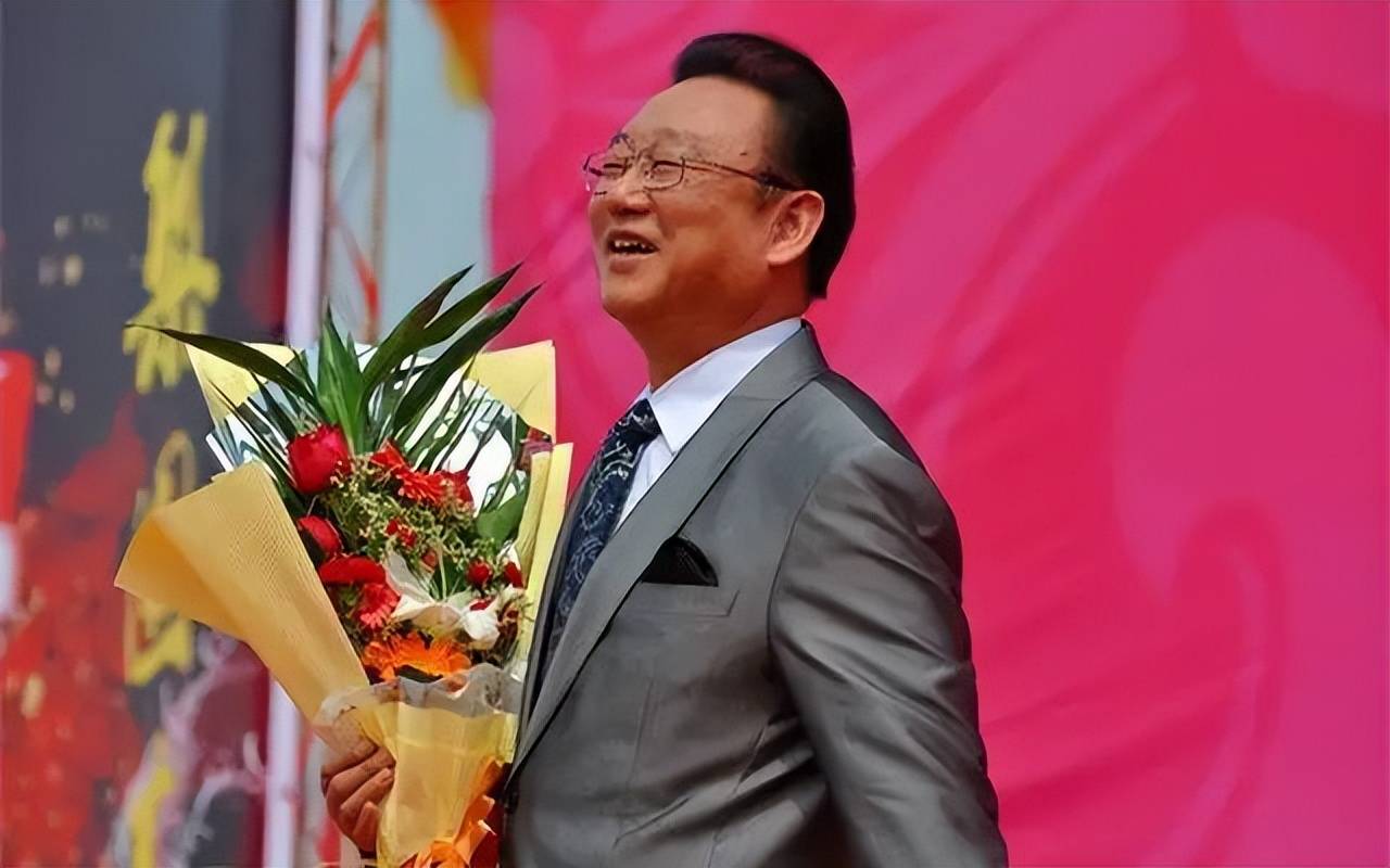 原创            蒋大为：国内赚钱，国外享受，全家移居海外，被敲诈90万