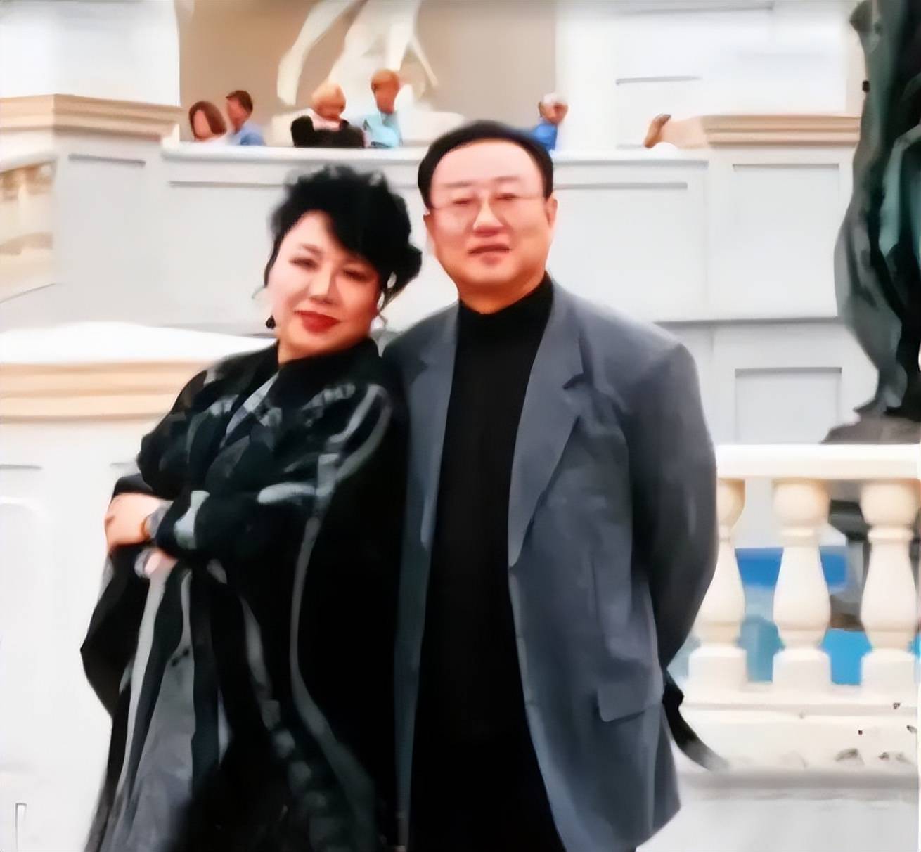 原创            蒋大为：国内赚钱，国外享受，全家移居海外，被敲诈90万