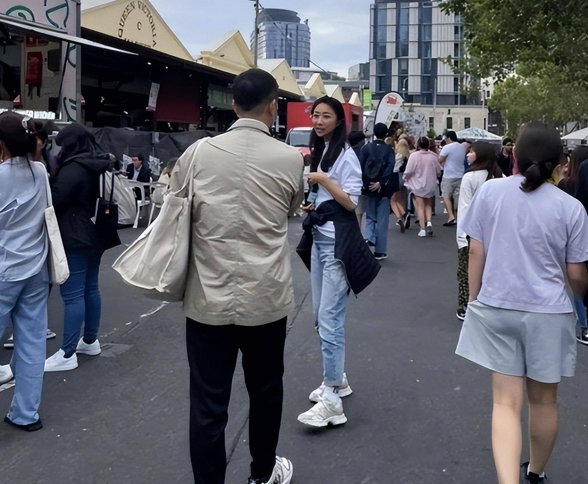 原创            郭德纲的话有人信了，这次，爆孙俪全家移民国外，国内赚钱国外花！
