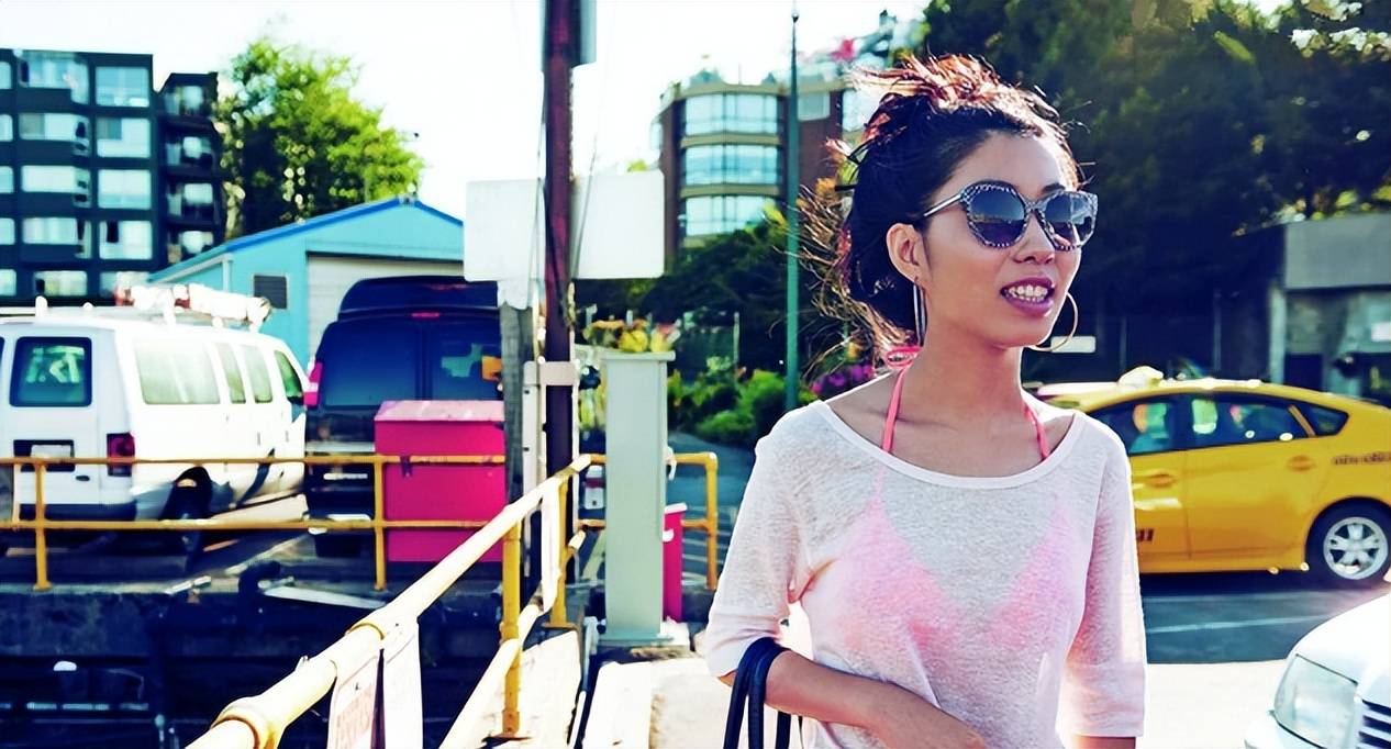 原创            国内赚钱国外花，“辱华妖女”许可馨扭曲的婚恋观，令人作呕