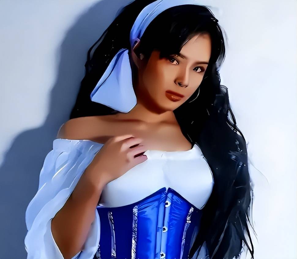 原创            国内赚钱国外花，“辱华妖女”许可馨扭曲的婚恋观，令人作呕