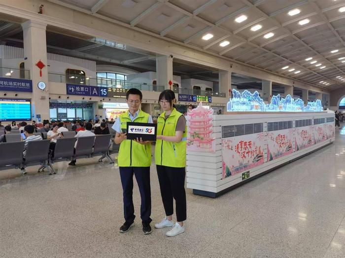 现场实测部分路段下载速率提升150%，湖北电信完成2000公里高铁沿线5G网络优化升级